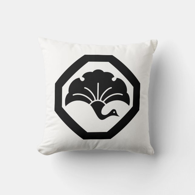 Ginkgo crane at corner cut throw pillow (Front)