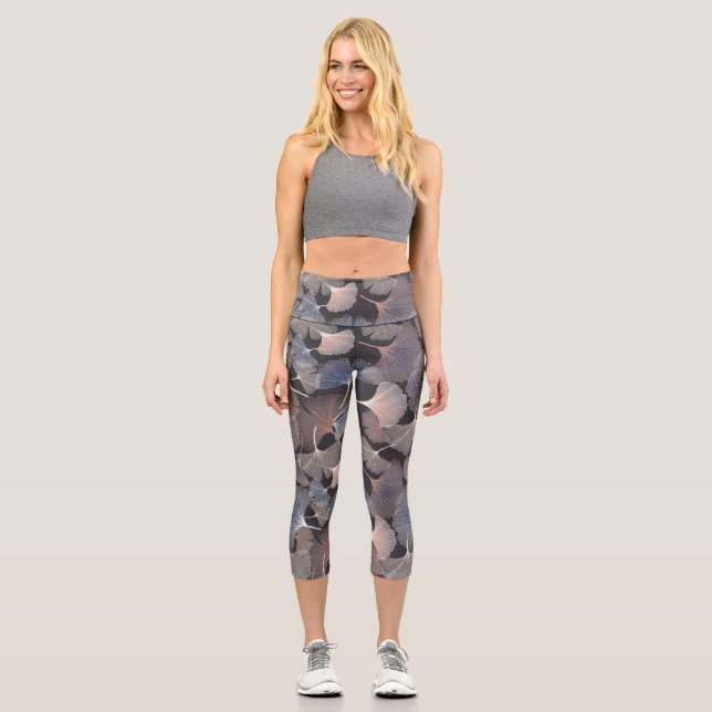 Ginkgo leaves: elegant natural pattern. capri leggings (Front)