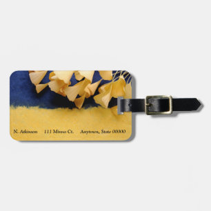 Ginkgo leaves on texture luggage tag