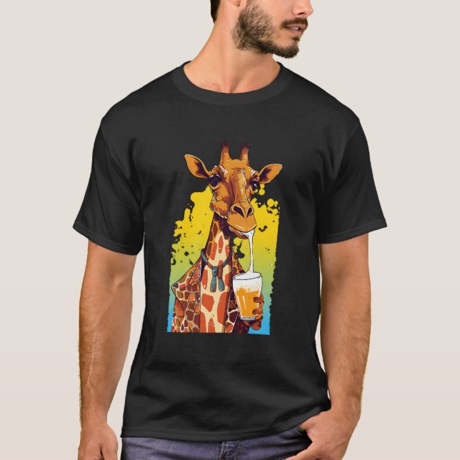 Giraffe Drinking Beer Beer Drinker Safari Zoo Anim T-Shirt (Front)