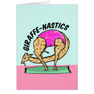 Giraffe faisant de la gymnastique
