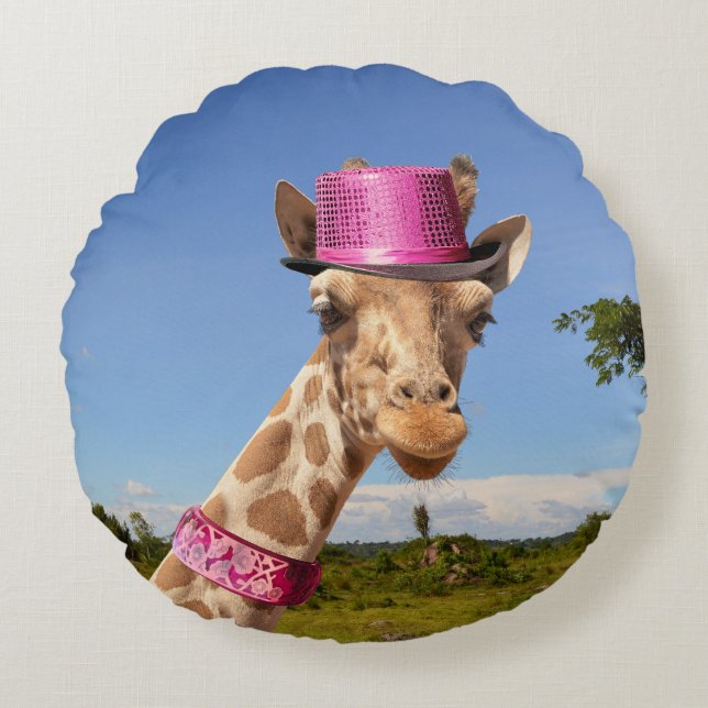 Giraffe in sparkly pink hat round pillow (Front)
