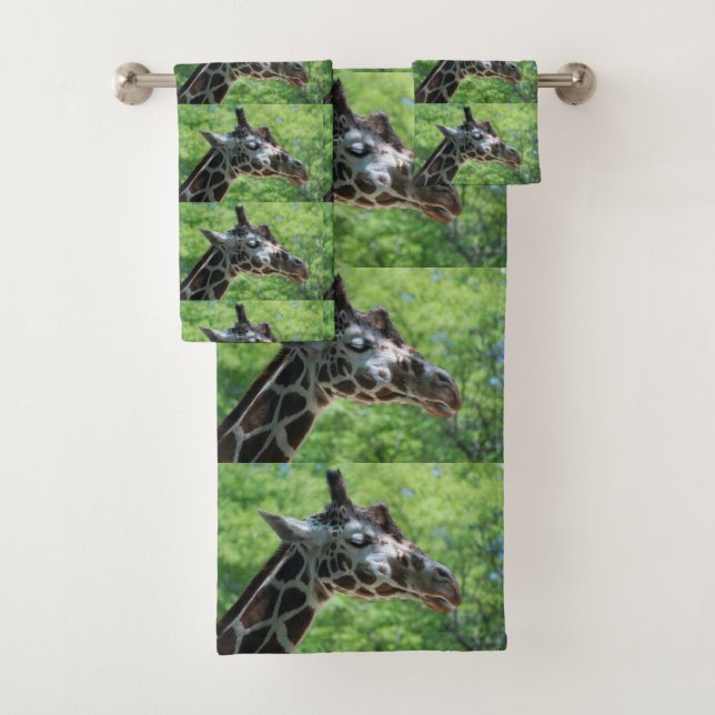 Giraffe Love Bath Towel Set (Insitu)