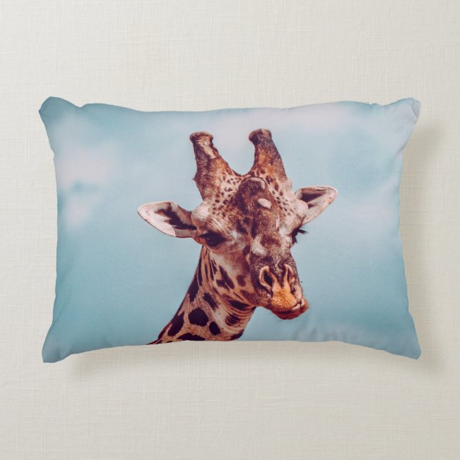 GIRAFFE PORTRAIT ACCENT PILLOW (Front)