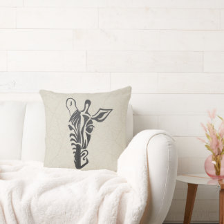 Giraffe – Stylish Throw Pillow