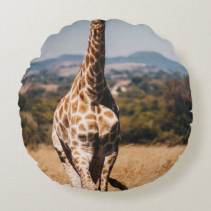 GIRAFFE SURROUNDED BY BROWN GRASS ROUND PILLOW