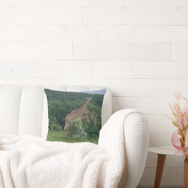 Giraffe throw Pillow (Couch)