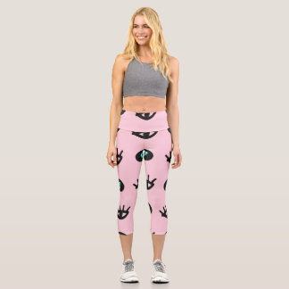 Girly Doodle: Eyes Hearts Seamless. Capri Leggings