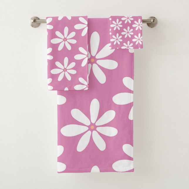 Girly pink daisy modern bath towel set (Insitu)