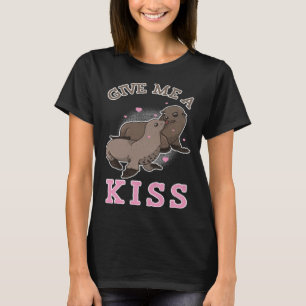 Give Me A Kiss Sealion Couple Ocean Animal T-Shirt