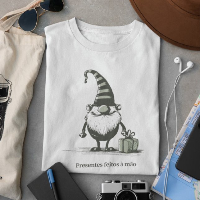 Gnome Whimsical avec cadeau - T-shirt femme (Créateur téléchargé)