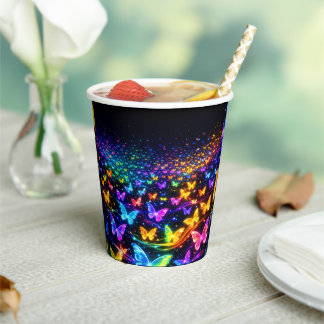 Gobelet en carton avec motif papillon