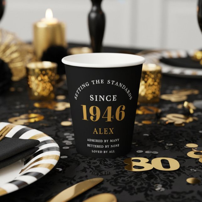 Gobelets En Papier 80e anniversaire Nom 1944 Black Gold Elegant Chic (1946 paper cup on a party table.)