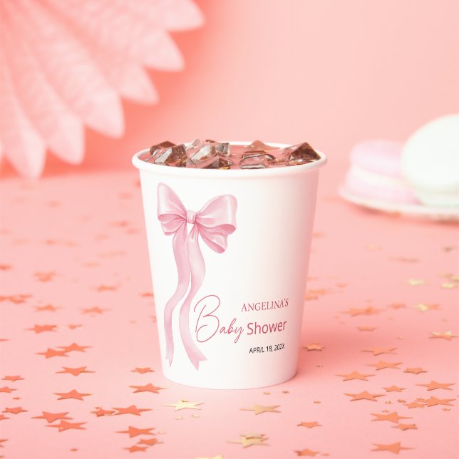 Gobelets En Papier Baby shower paper cups with a delicate bow. (Insitu)