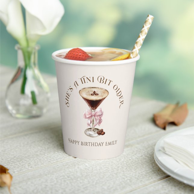 Gobelets En Papier C'est un Martini Espresso un peu plus âgé (Insitu)