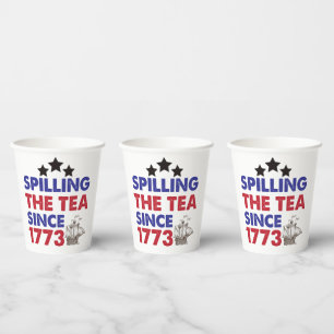 Gobelets En Papier Déverser Le Thé Depuis 1773 4 juillet patriotique