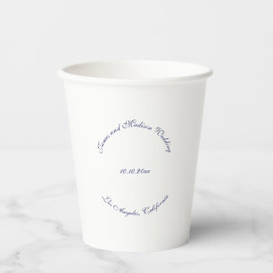 Gobelets En Papier Élégant script bleu marine noms blancs mariage