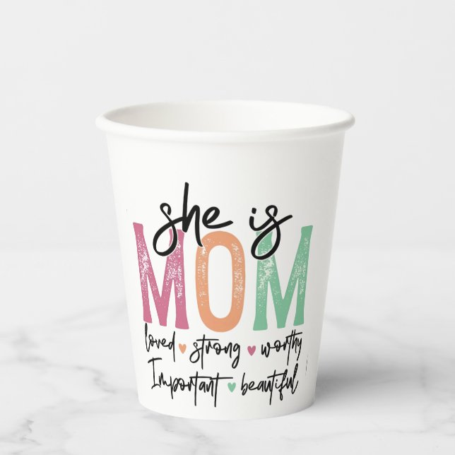 Gobelets En Papier Elle est maman : Amoureuse, forte, digne, importan (Recto)