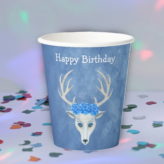 Gobelets En Papier Imaginaire d'anniversaire White Cerf Head Blue Ros (Mystical white deer head antlers crown of blue roses on misty blue Birthday party paper cup.)
