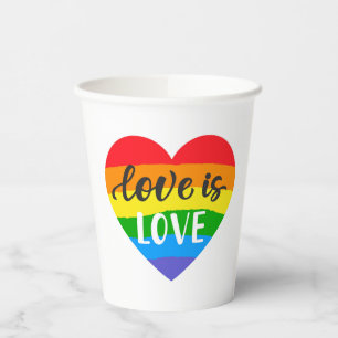 Gobelets En Papier L'amour est l'amour Coeur arc-en-ciel