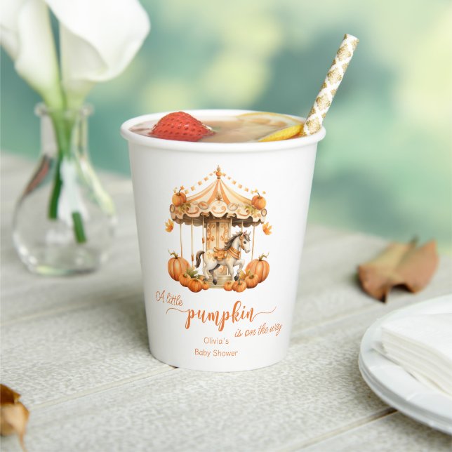 Gobelets En Papier Le citrouille du Carrousel d'automne est sur le ch (Insitu)