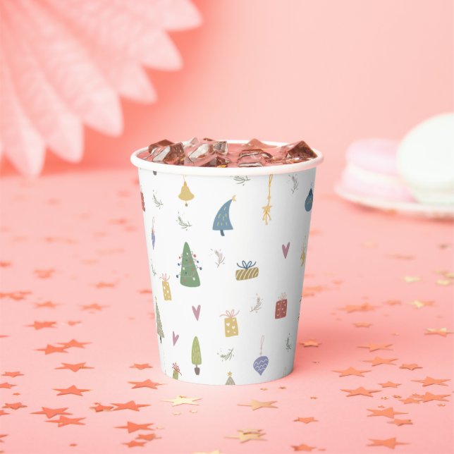 Gobelets En Papier Les beaux arbres de Noël présentent des ornements  (Insitu)