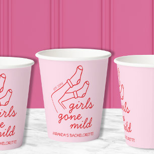 Gobelets En Papier Les Filles Sont Passées À Main Douce Tirées Bachel