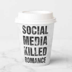 Gobelets En Papier Les médias sociaux ont tué la romance