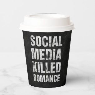 Gobelets En Papier Les médias sociaux ont tué la romance