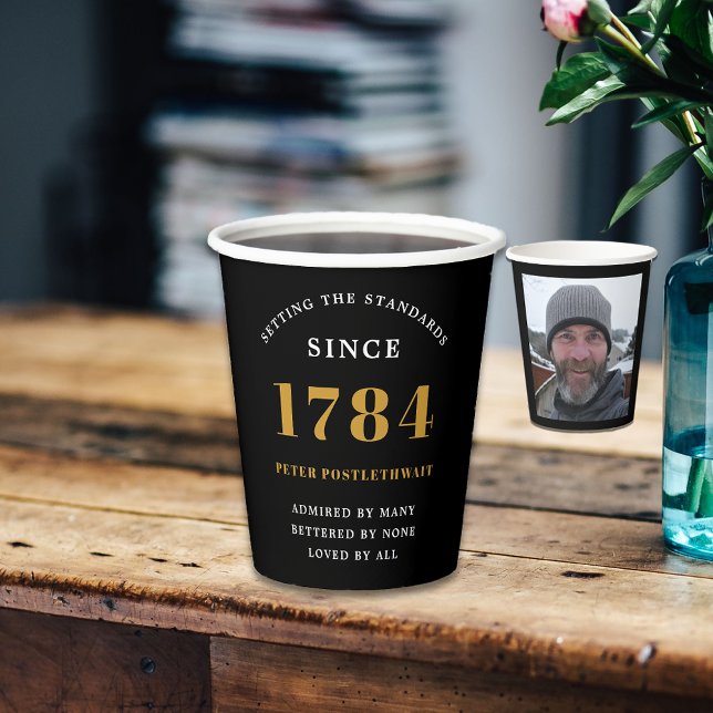 Gobelets En Papier Modèle photo fête d'anniversaire Noir Or chaque an (Black and gold birthday party paper cups with phot and easily edited text.)