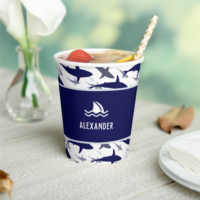 Gobelets En Papier Motif de requin bleu avec nom garçon fête d'annive (Insitu)