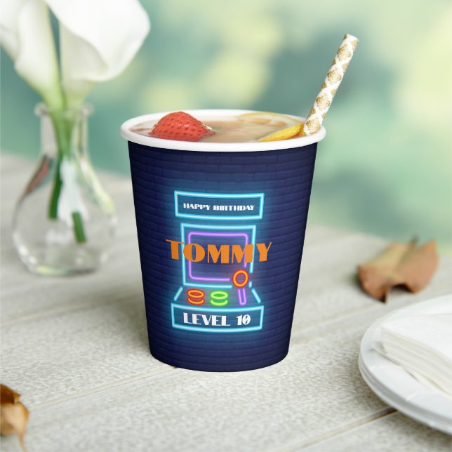 Gobelets En Papier Retro Arcade Jeu Anniversaire (Insitu)