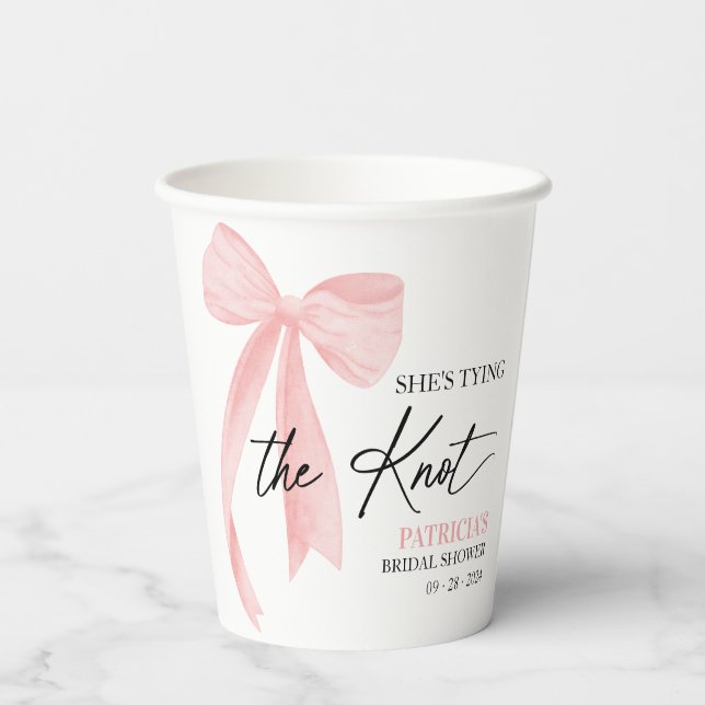 Gobelets En Papier Rose Pâle Nœud Elle Se Marie Réception de Mariage (Verso)