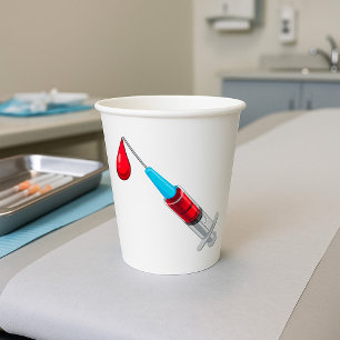 Gobelets En Papier Seringue Médicale avec Goutte de Sang