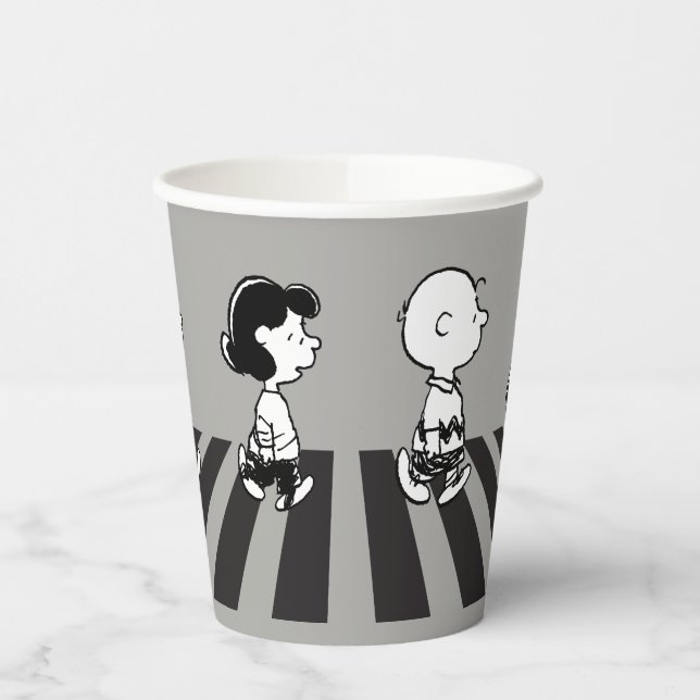 Gobelets En Papier Tee - shirt | Marche de groupe (Gauche)