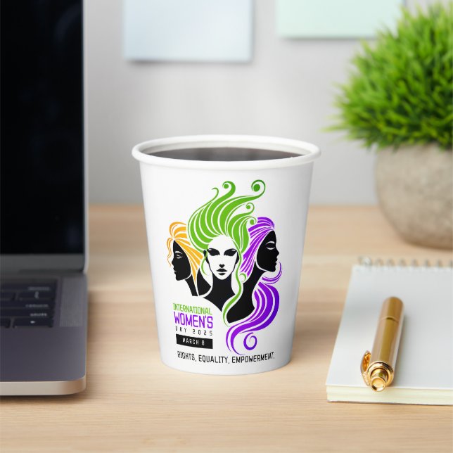 Gobelets En Papier Trio coloré stylisé de femmes IWD 2025 (Insitu)