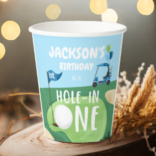 Gobelets En Papier Trou Dans Un Garçon De Golf Premier Anniversaire P