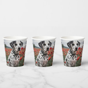 Gobelets En Papier Un Chien De Dalmation Très Beau Dans Le Champ De P