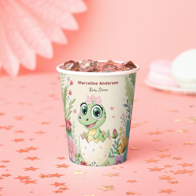 Gobelets En Papier Un Petit Dinosaure Mignonne Se Trouve Sur Le Chemi (Insitu)