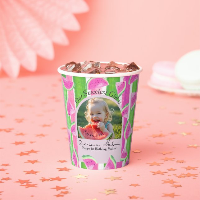 Gobelets En Papier Une dans une pastèque d'anniversaire de Melon (Insitu)