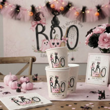 Une petite fille 'Boo' Halloween Baby Shower