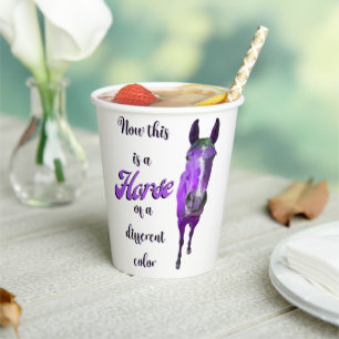Gobelets En Papier Voici Un Cheval D'Une Couleur Différente, Violet