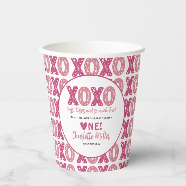 Gobelets En Papier XOXO Hugs & Kisses Saint Valentin 1er anniversaire (Recto)