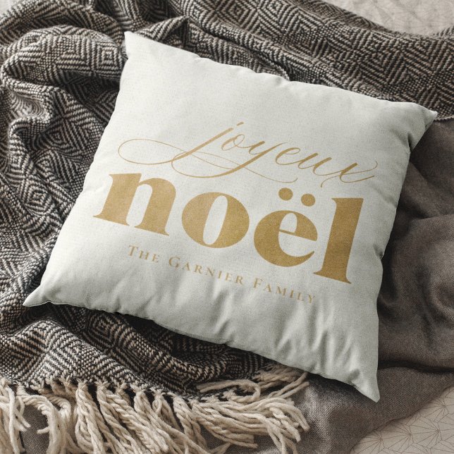 Gold burlap joyeux noël Custom Last Name Christmas Throw Pillow (Faux gold burlap joyeux noël Custom Name Christmas Throw Pillow)
