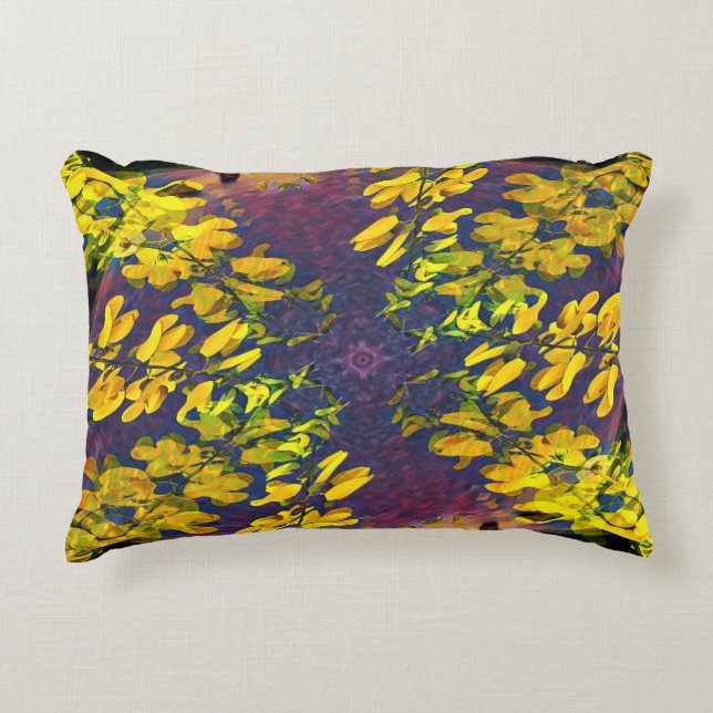 Gold Chain Loop Accent Pillow (Front)