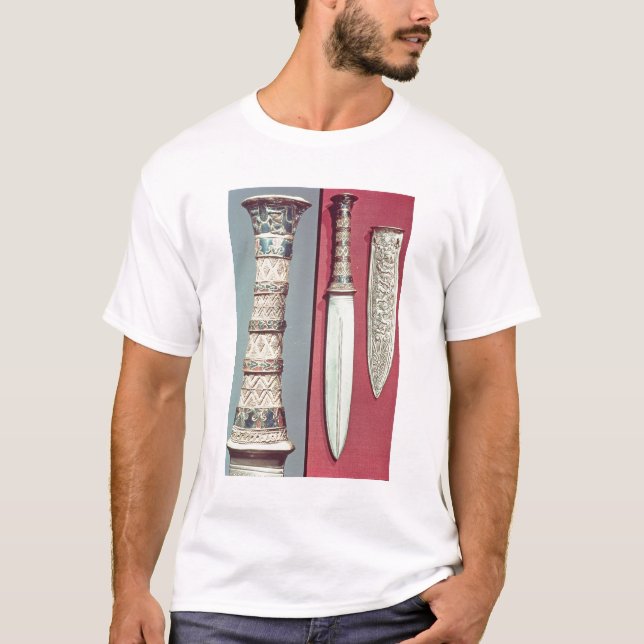 Gold dagger and sheath, Tutankhamun treasure, c.13 T-Shirt (Front)