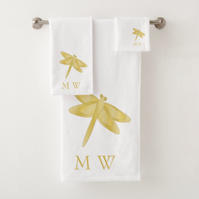 Gold Dragonfly Design Monogrammed (En situation)