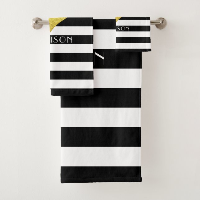 Gold Heart Black White Stried Motif Nom (En situation)