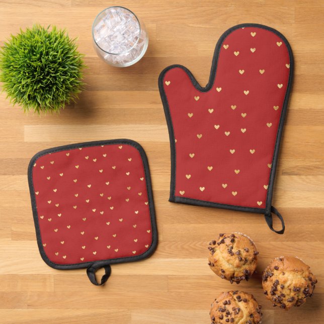 Gold Red Hearts Oven Mitt & Pot Holder Set (Top Down)