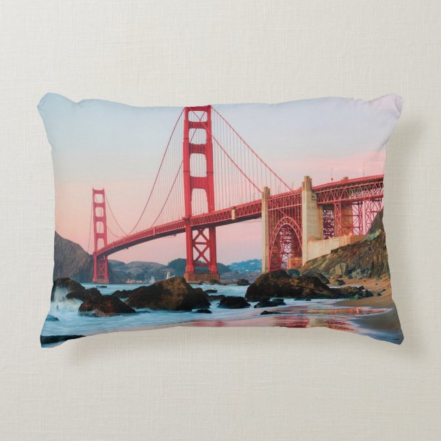 Golden gate bridge throw pillow (Front)
